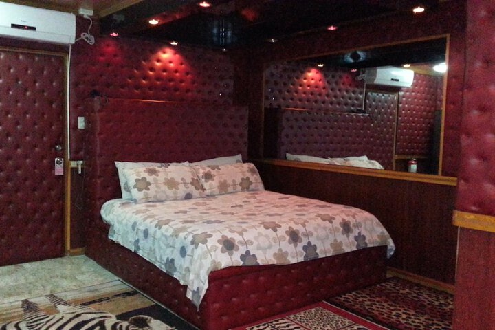 Room 7 of 51