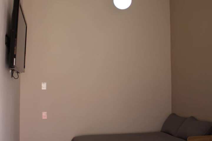 Room 8 of 27