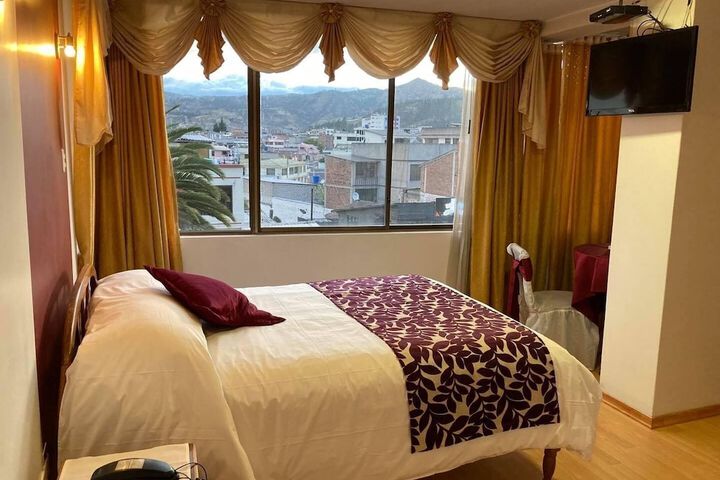 Room 8 of 18