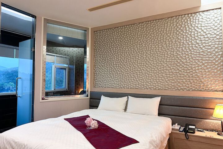 Room 26 of 60
