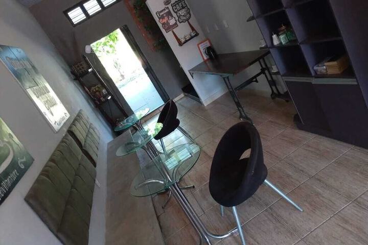 Lounge 8 of 10