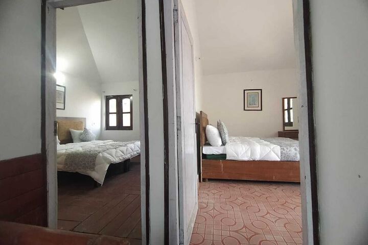 Room 4 of 48
