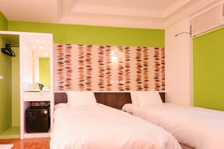 Room 30 of 97