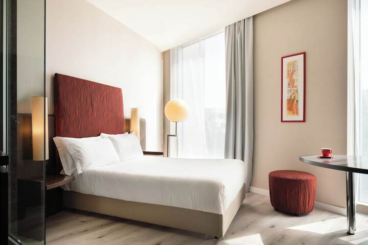 Room 7 of 31