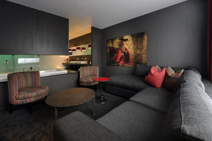 Room 6 of 46