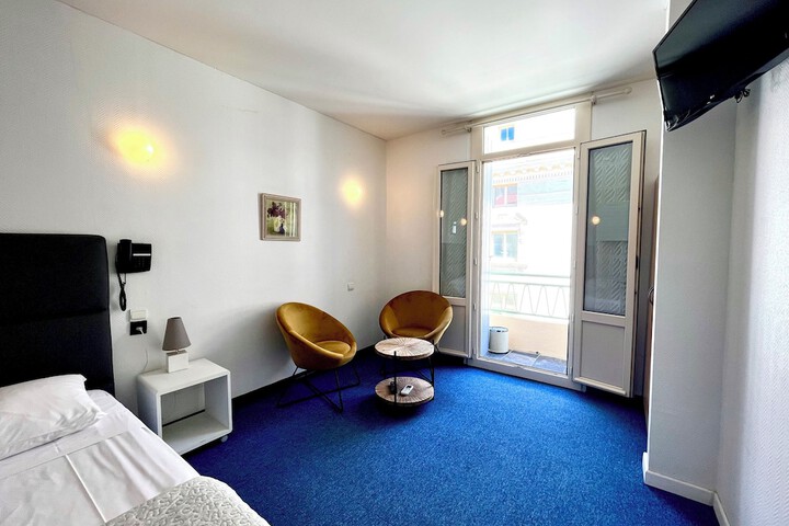 Room 21 of 80