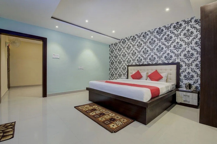 Room 4 of 15