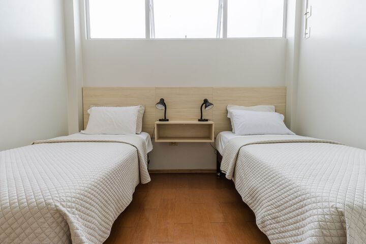 Room 5 of 94