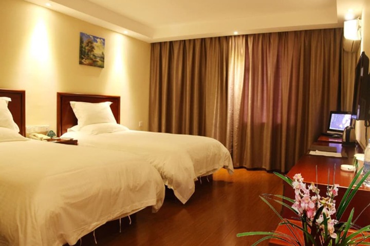 Room 9 of 52