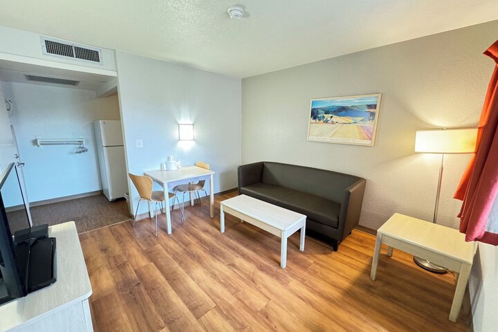 Room 53 of 75