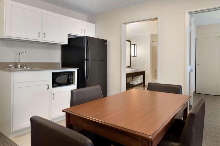 Room 14 of 30