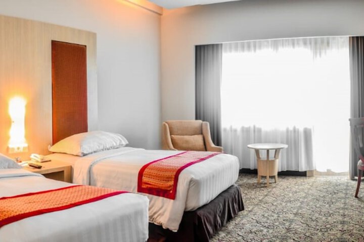 Room 4 of 42