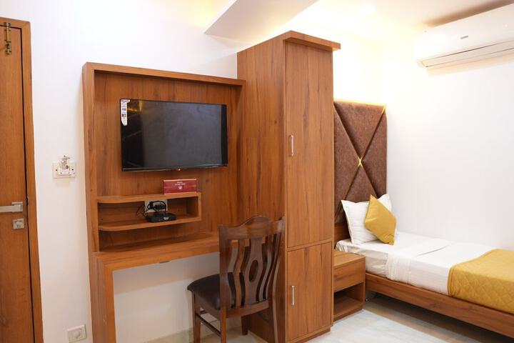 Room 41 of 68