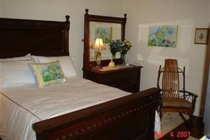Room 6 of 11