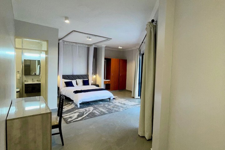 Room 28 of 72