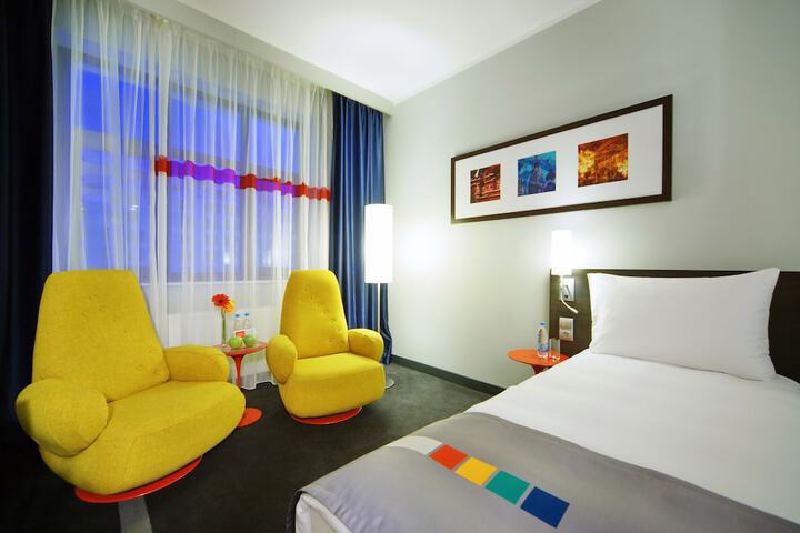 Room 13 of 140