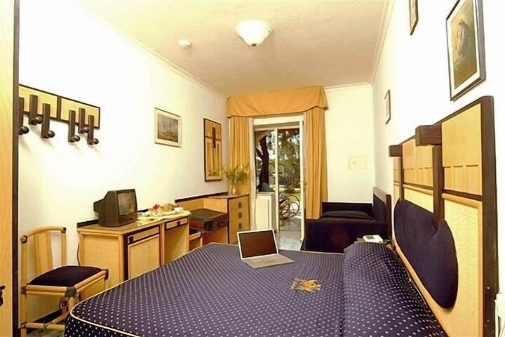 Room 3 of 36