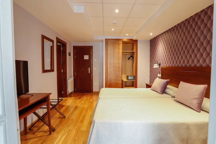 Room 35 of 73