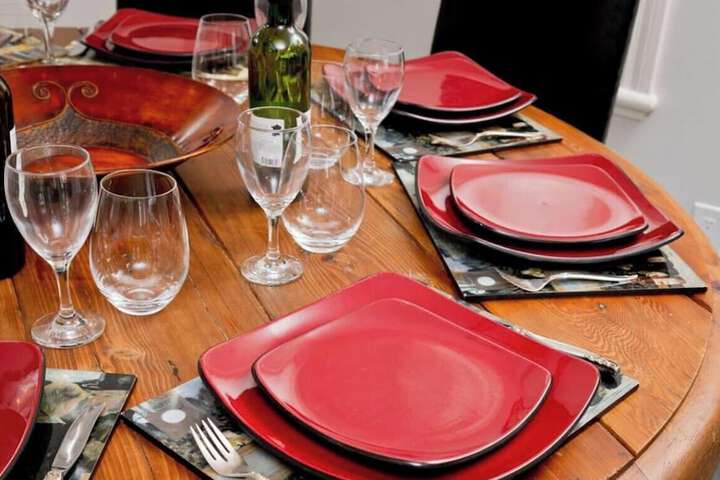 Dining 44 of 55