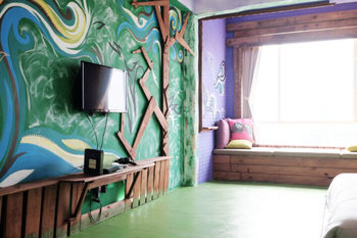 Room 27 of 36