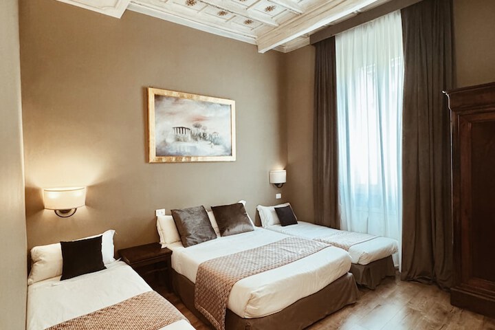 Room 14 of 42