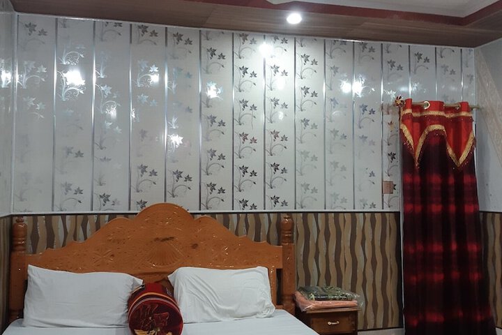 Room 12 of 22