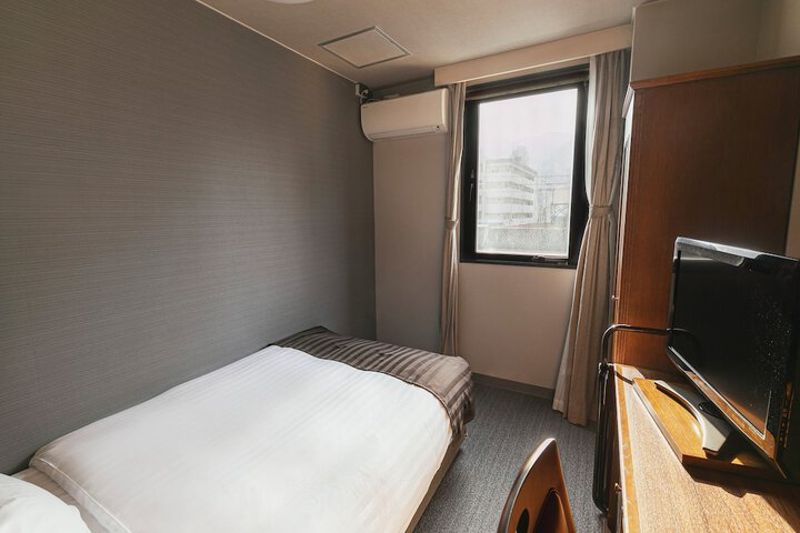 Room 5 of 39