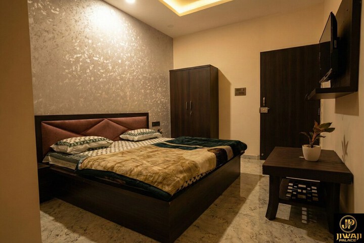 Room 25 of 46