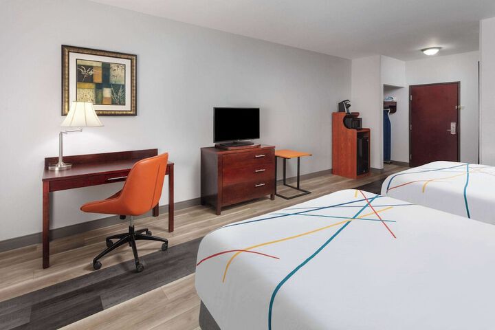 Room 9 of 40