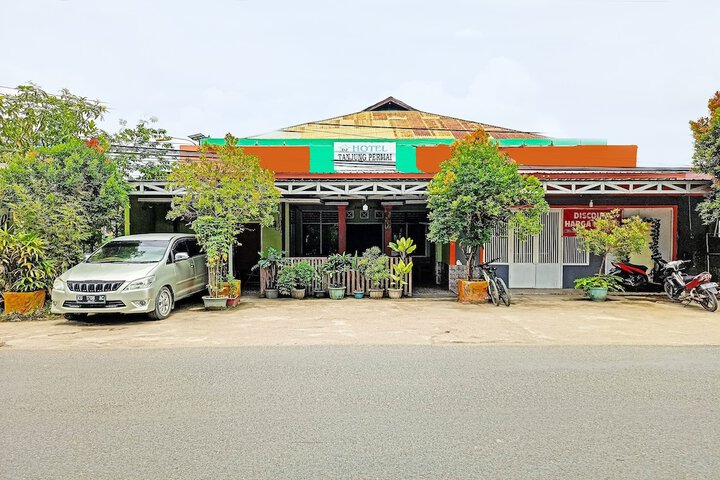 Exterior of OYO 91768 Hotel Tanjung Permai