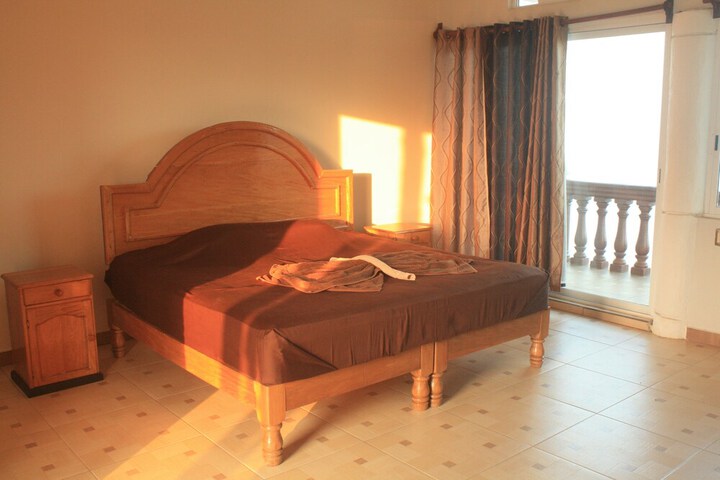 Room 4 of 29