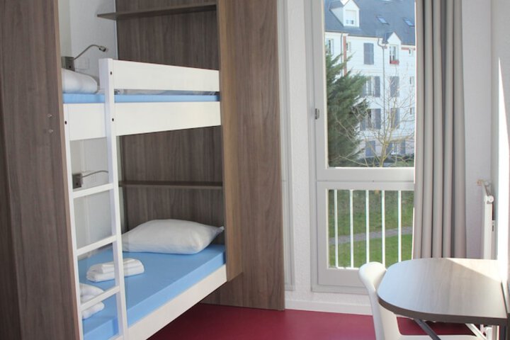 Room 18 of 135