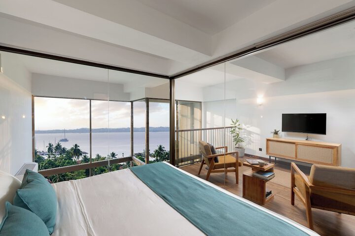 Room 3 of 7