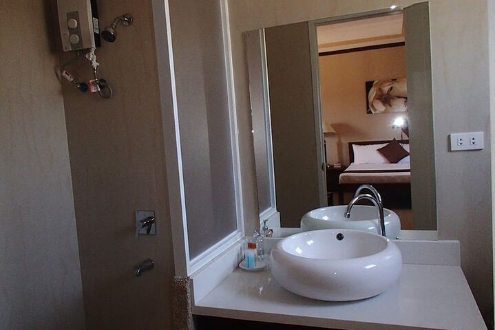 Room 22 of 32