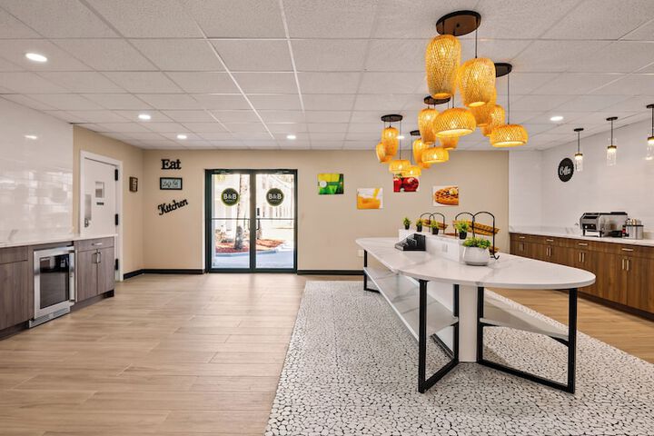 Breakfast area