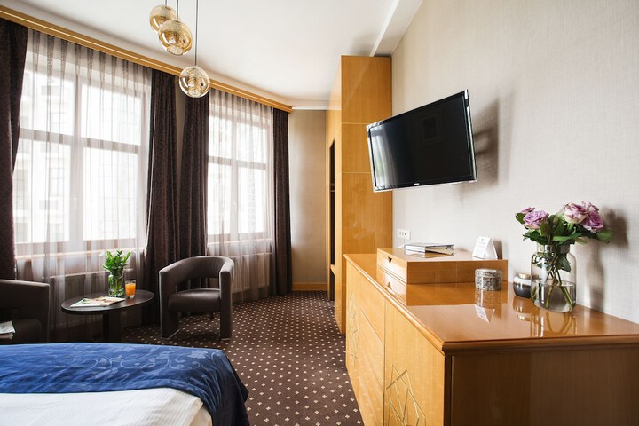 Room 12 of 69