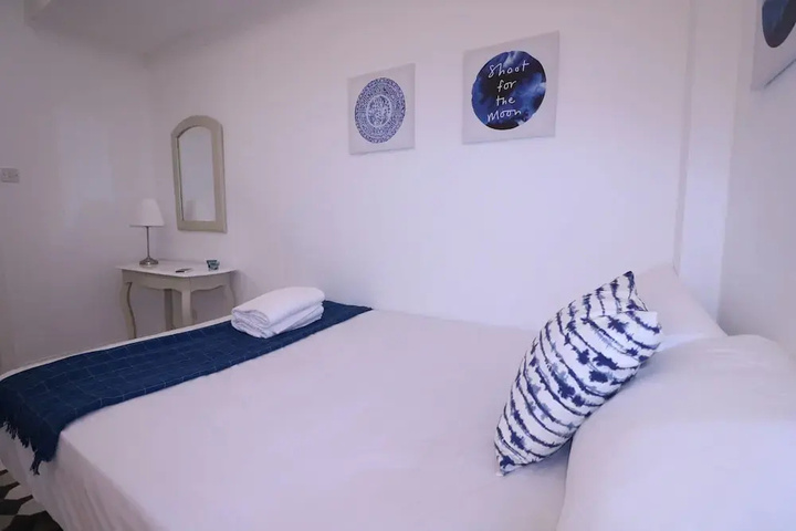 Room 4 of 48