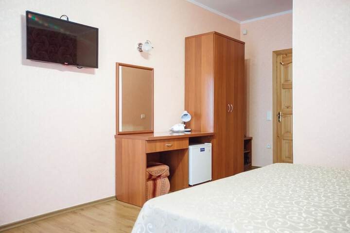 Room 7 of 32