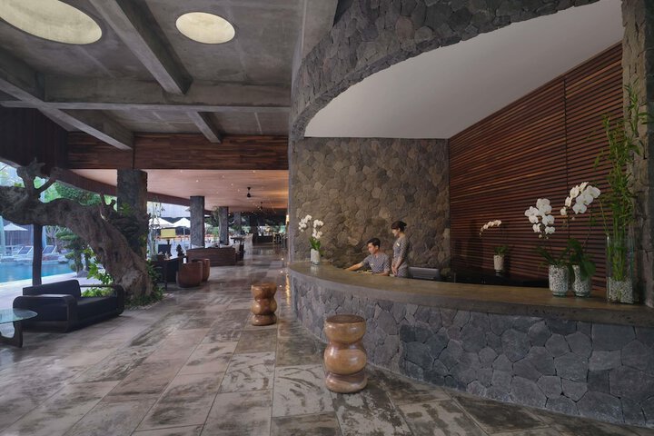 Guest Lobby