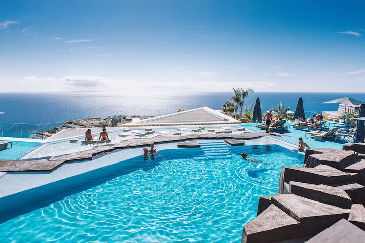 Pool 122 of 179