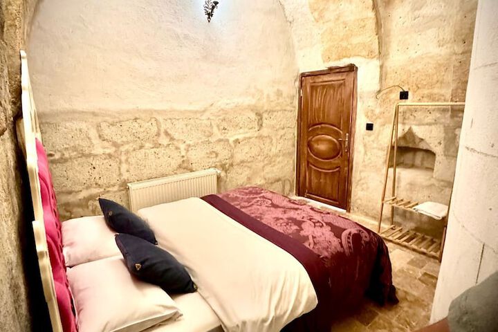 Room 9 of 29
