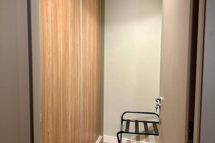 Room 26 of 74