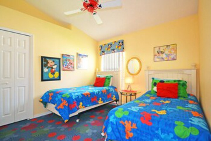 Room 32 of 34
