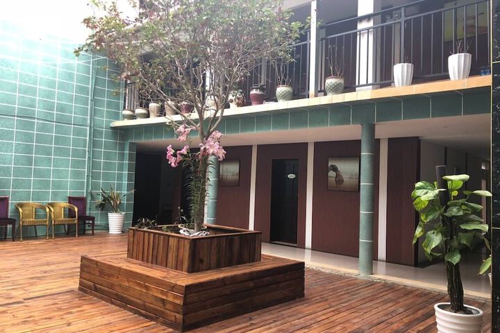 Terrace/Patio 4 of 9