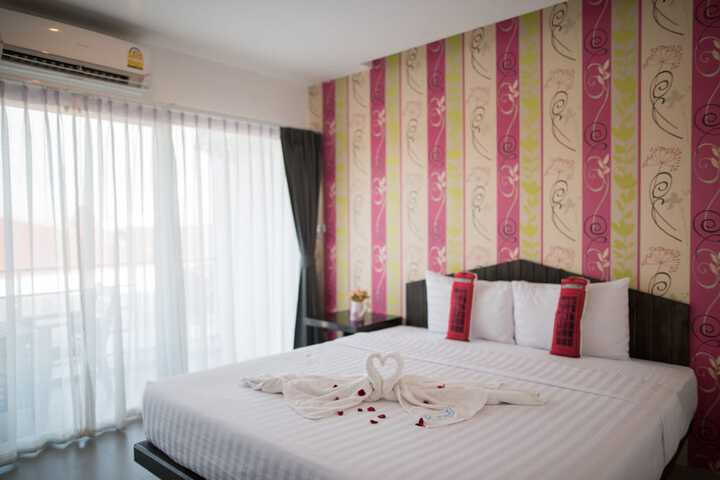 Room 18 of 108