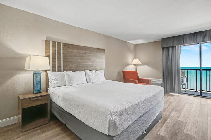 Room 3 of 164