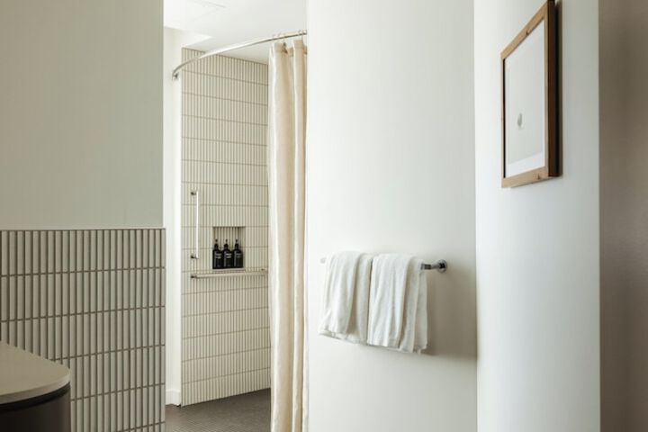 Room 72 of 114