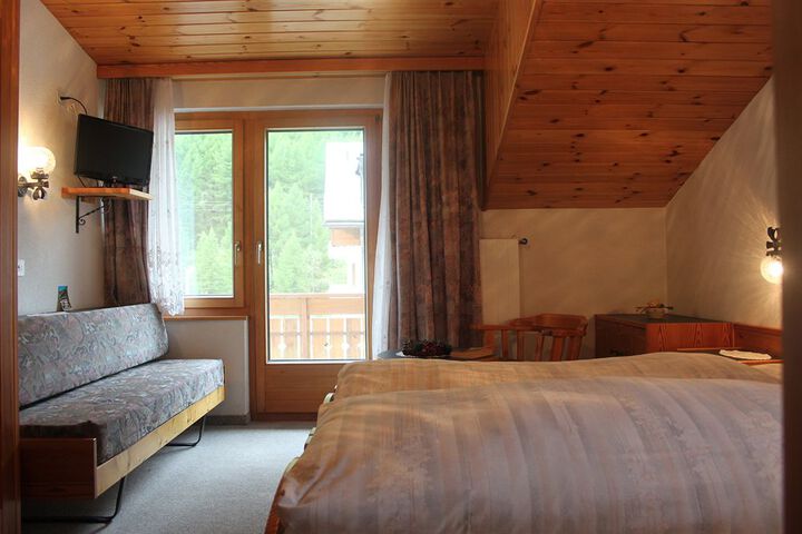 Room 4 of 41