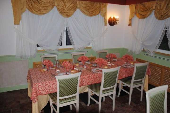 Dining 48 of 70