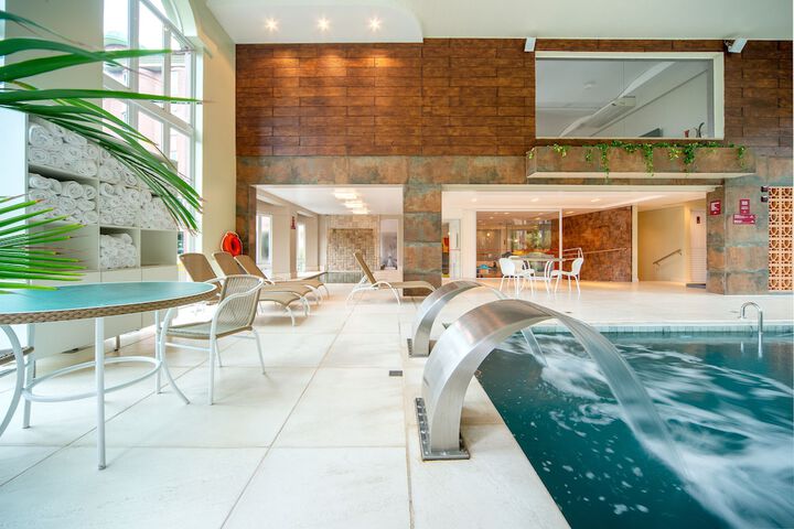 Hotel with Pool
